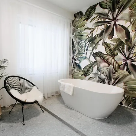 Great Chill Boutique #11 By Goodnite Cz