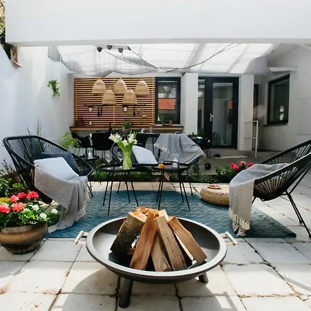 Great Chill Boutique #11 By Goodnite Cz Daire